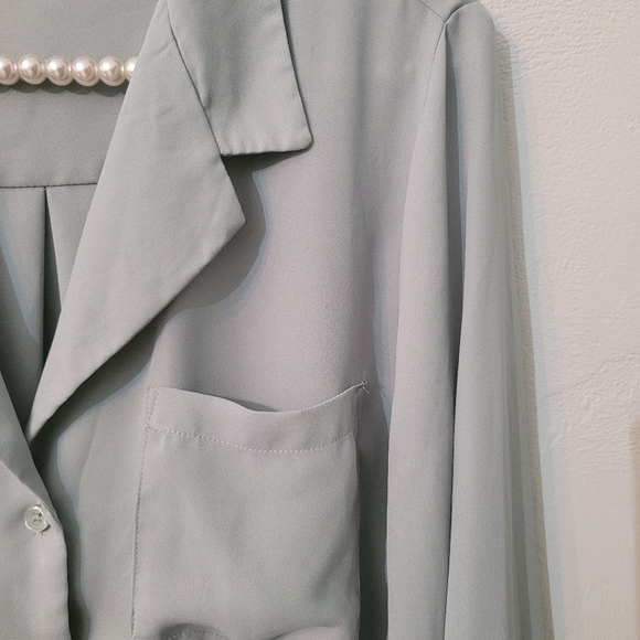 Who What Wear Loose fit women's stylish button down shirts - Picture 5 of 8